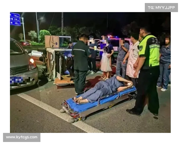 “病车”临沂闯祸 追尾三轮酿悲剧 “病车”临沂闯祸 追尾三轮酿悲剧